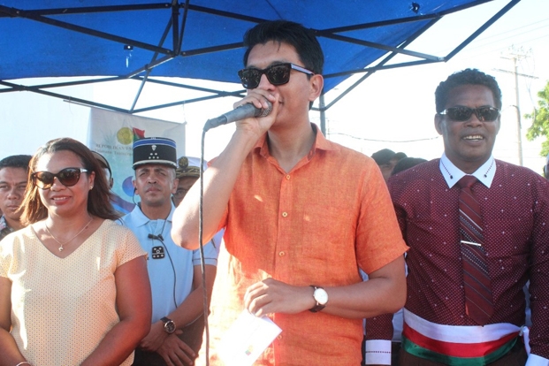 Président Rajoelina dans le Sud - De l’eau potable pour la population d’Androka