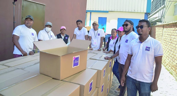 Association Fitia - 253 packs remis au personnel hospitalier d’Andohatapenaka et d’Anosiala